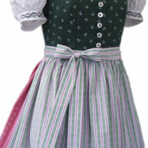 Fertig gereinigtes Trachtenkleid mit schönen Details.